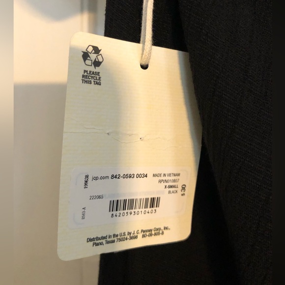 New with Tags! Black short sleeved A.N.A. blouse - Picture 4 of 4